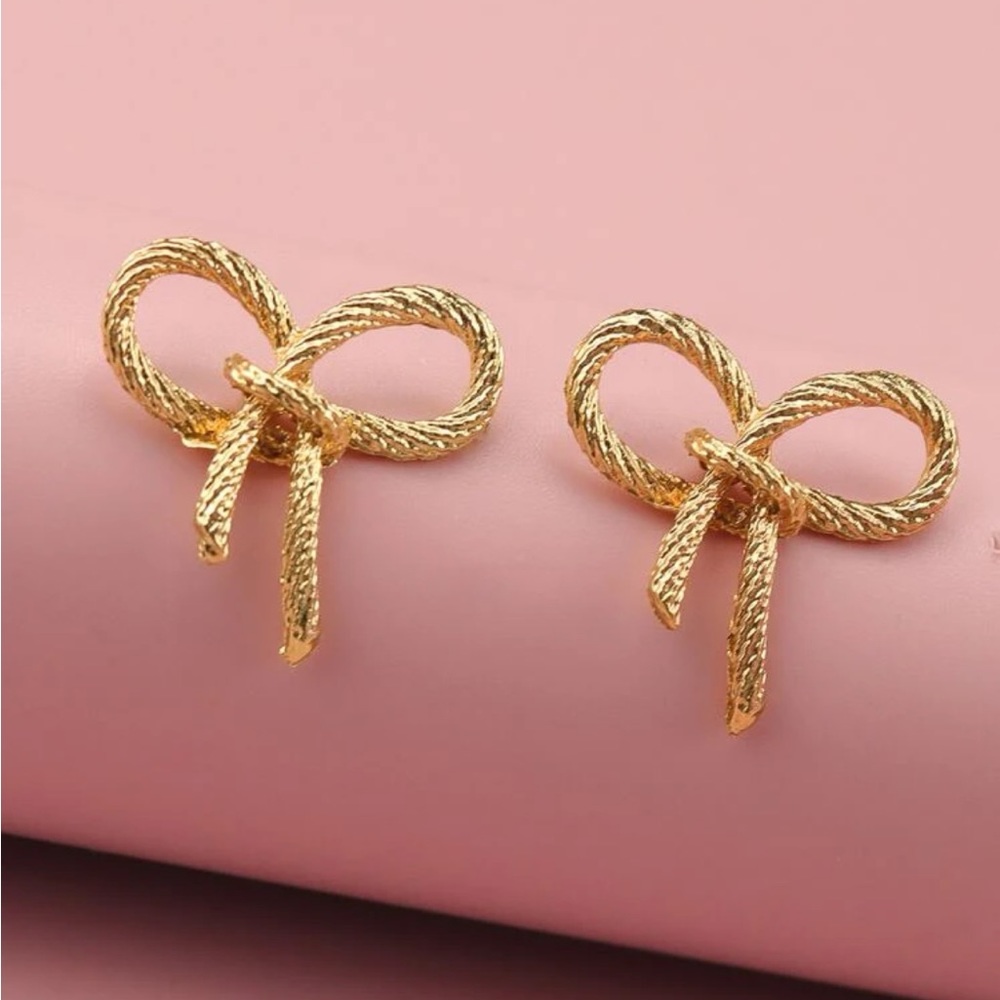 Gold bow stud earrings - Picture 1 of 2